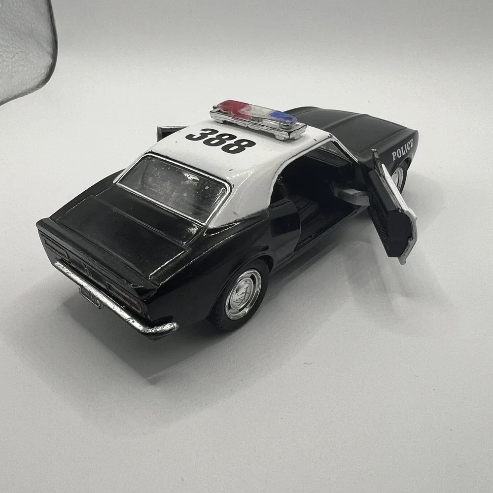 Kinsmart 1967 Chevrolet Camaro Z/28 5 inch Police Car Diecast Model 1:37 Chevy‎